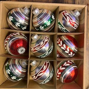 Christmas tree ornaments balls